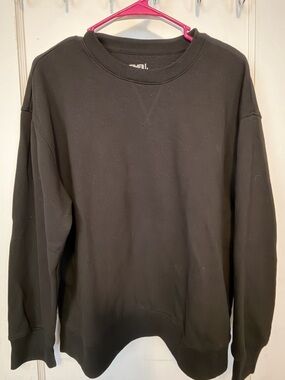 Time and Tru Black Crewneck Sweatshirt